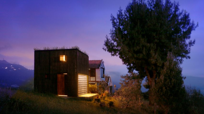 House on the Mist by Alfonso Arango