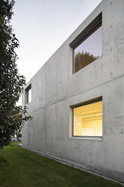 House in Serralves by João Vieira Campos