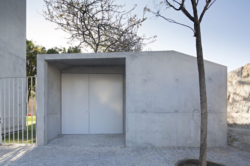 House in Serralves by João Vieira Campos