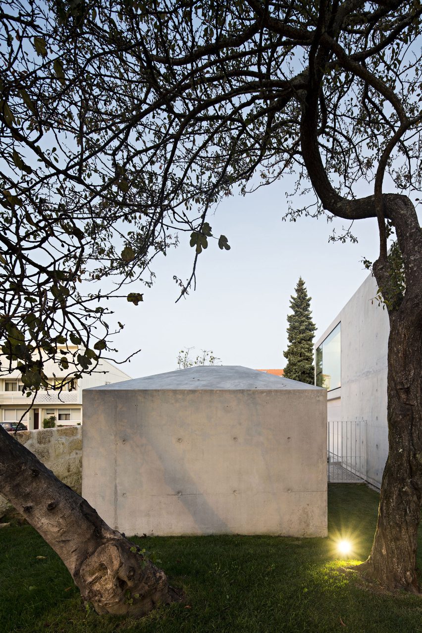 House in Serralves by João Vieira Campos