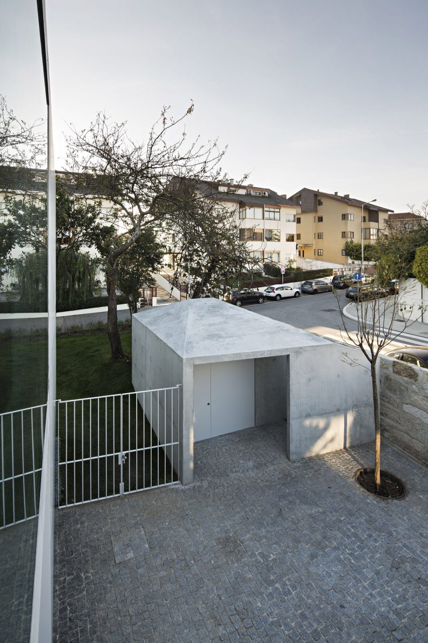 House in Serralves by João Vieira Campos