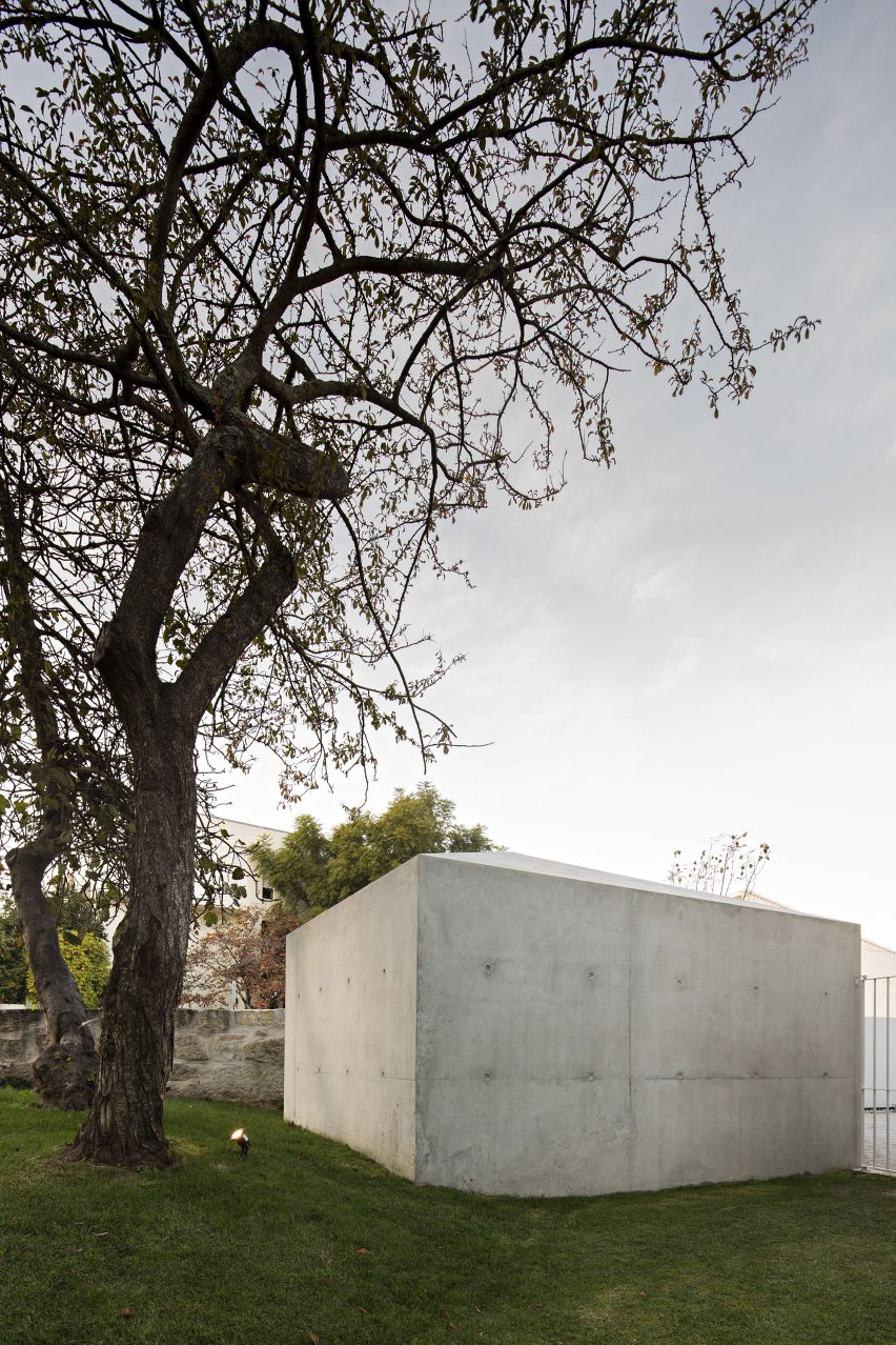 House in Serralves by João Vieira Campos