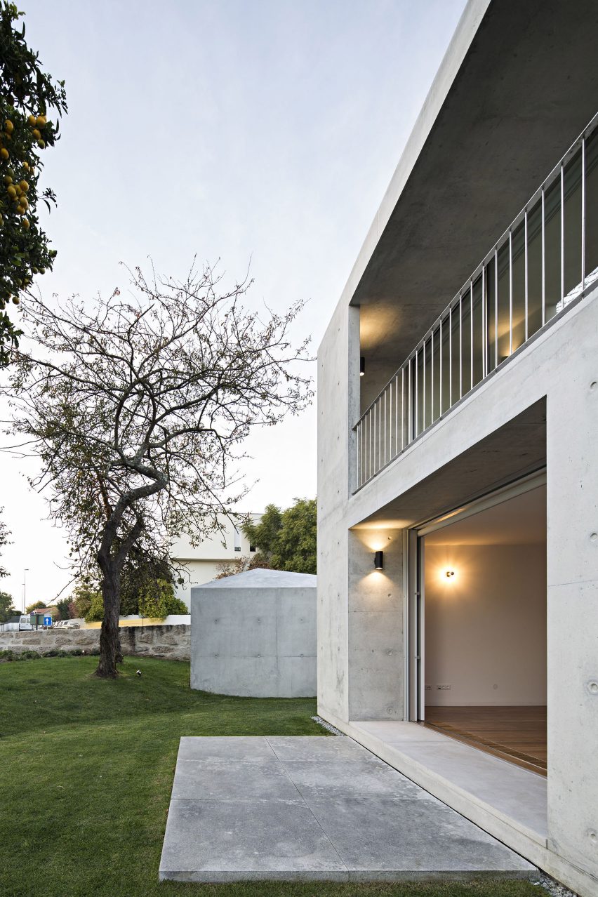 House in Serralves by João Vieira Campos