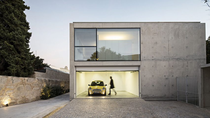 João Vieira de Campos completes minimal concrete house in Porto