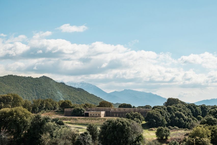 Amelia Tavella Groupe Scolaire à Strega school