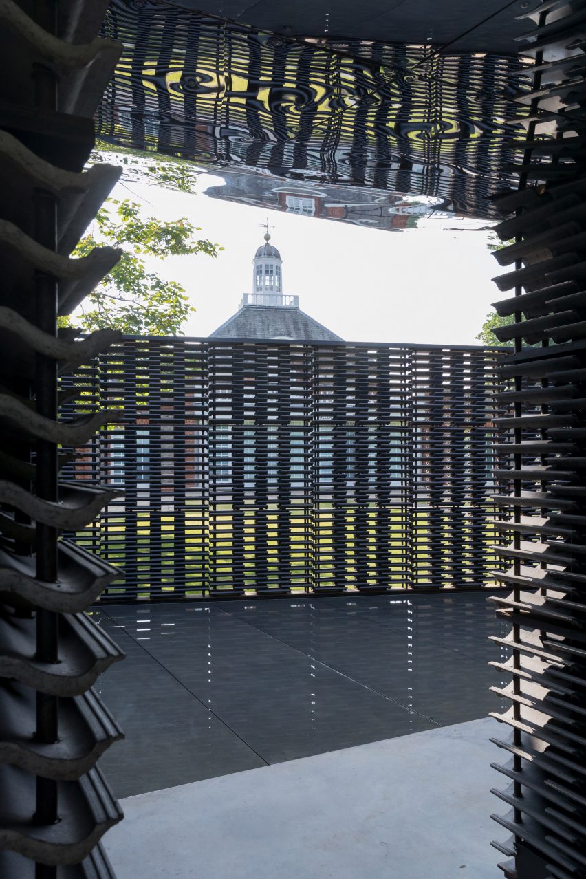 Frida Escobedo builds Serpentine Pavilion featuring "woven tapestry" of concrete tiles