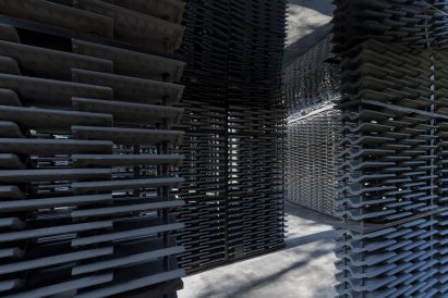 Frida Escobedo builds Serpentine Pavilion featuring "woven tapestry" of concrete tiles