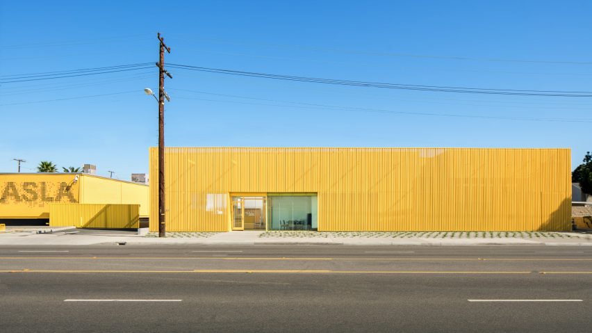 Latest Dezeen Weekly features a bright yellow school and a wallet for cryptocurrency