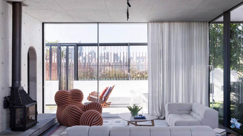 Vitrocsa’s sliding windows “bring the outside inside” for Cleveland Rooftop apartment