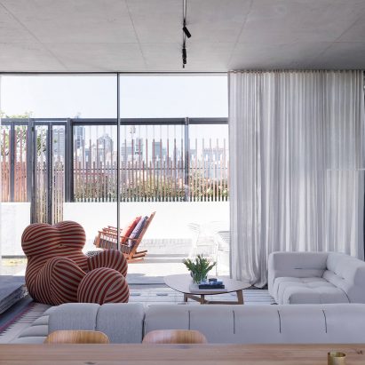 Vitrocsa’s sliding windows “bring the outside inside” for Cleveland Rooftop apartment