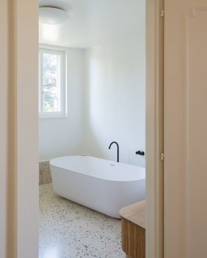 1930s villa by Bureau Brisson Architectes
