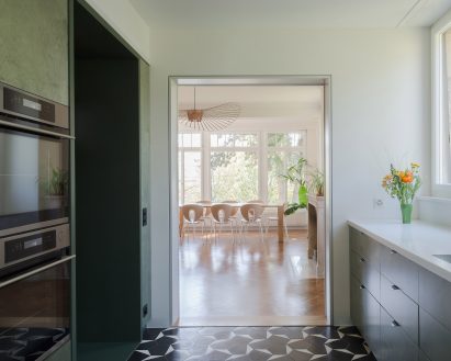 1930s villa by Bureau Brisson Architectes