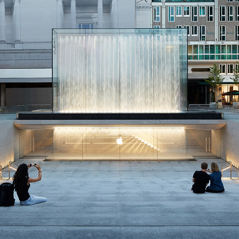 Apple Piazza Liberty by Foster + Partners