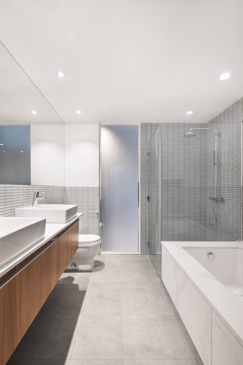 Atrium Townhome by Robitalle Curtis