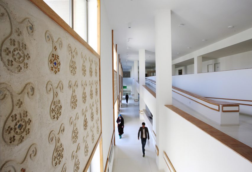 Arcop arranges Afghan hospital around public and private courtyards