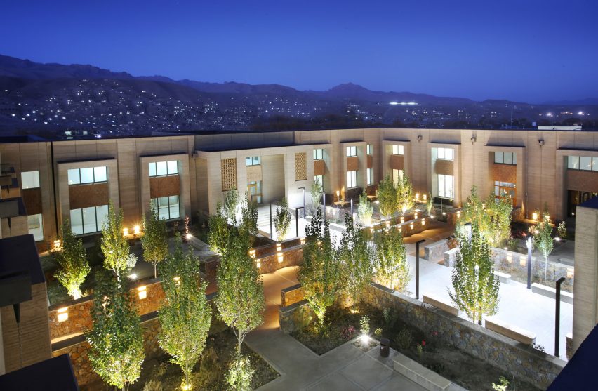 Arcop arranges Afghan hospital around public and private courtyards