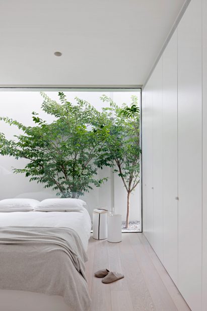 All-white house by Studio Four