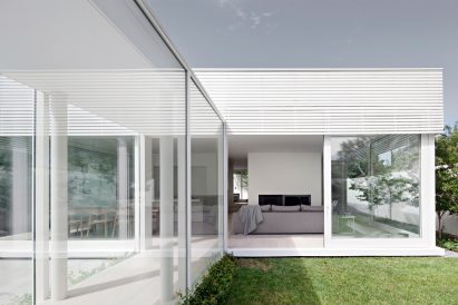 All-white house by Studio Four