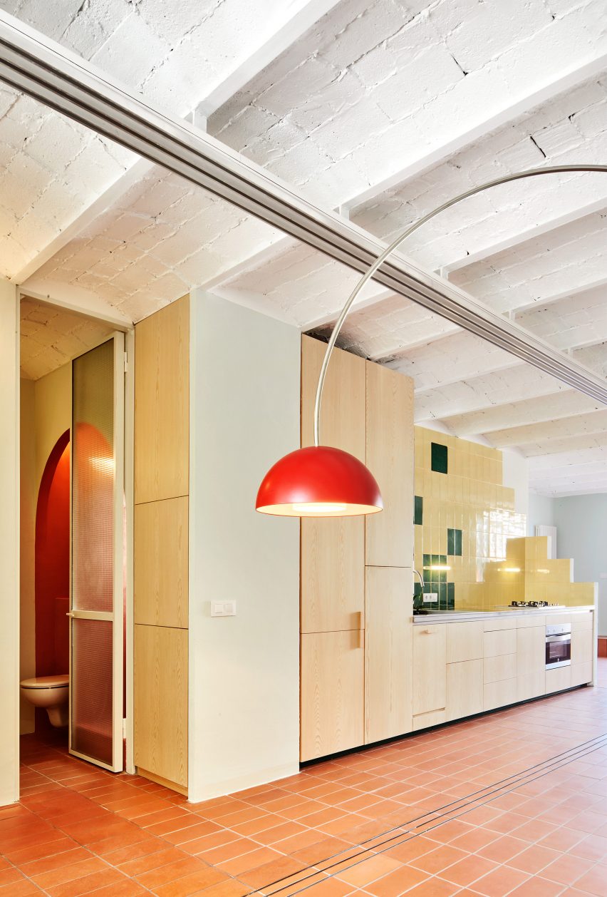 Escolano + Steegmann create apartment that recalls rooftops of Barcelona