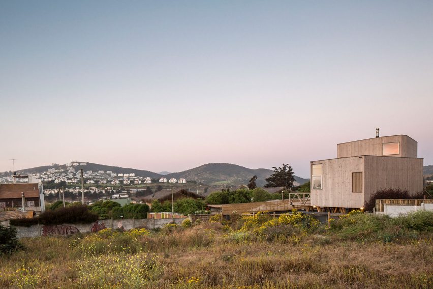 Casa Mujeres by Ignacio Correa
