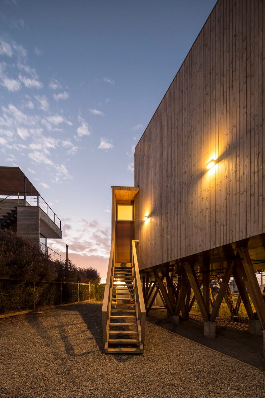Casa Mujeres by Ignacio Correa