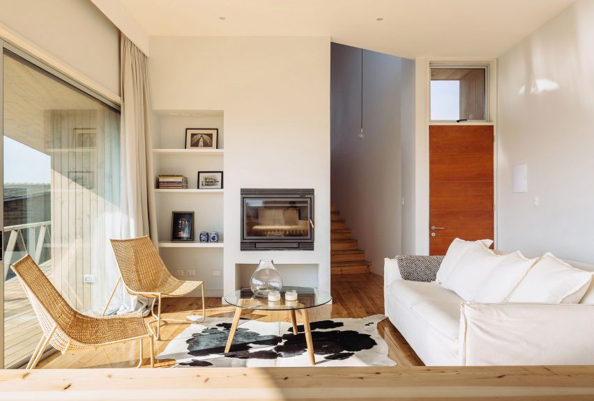 Casa Mujeres by Ignacio Correa