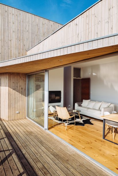 Casa Mujeres by Ignacio Correa