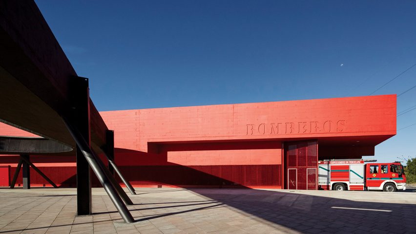Centro Civico by Smiljan Radić