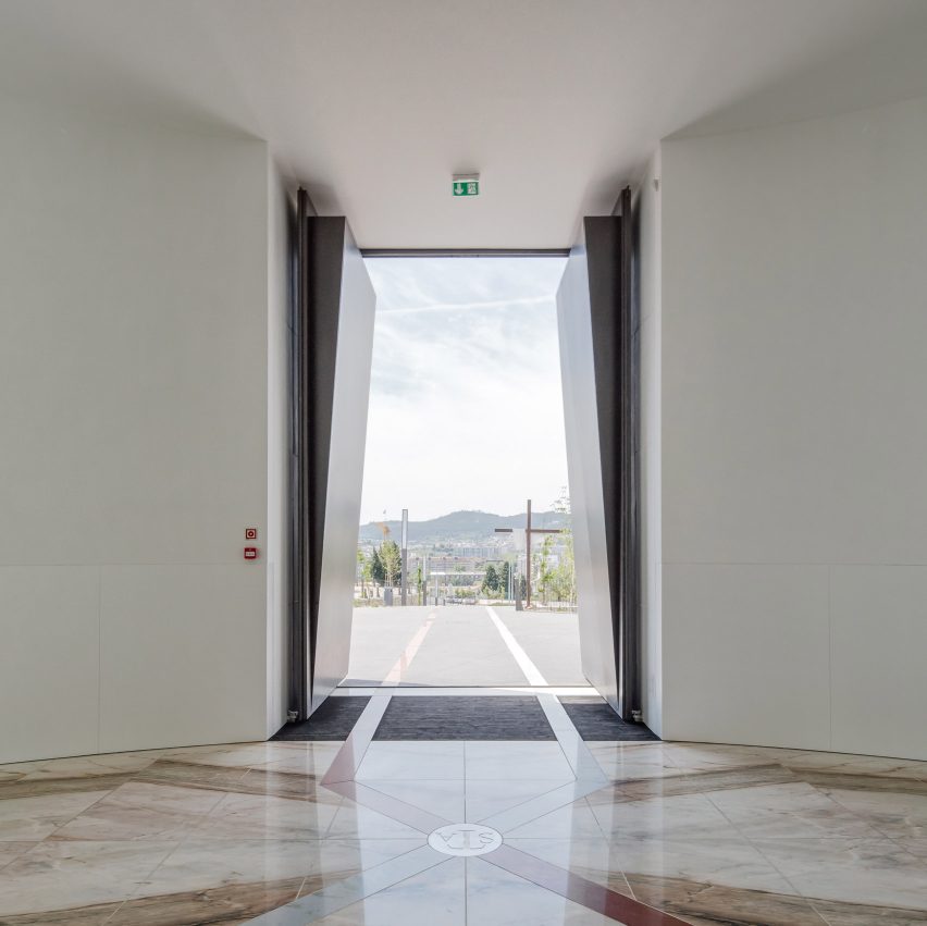 Church in S Tiago de Antas by Hugo Correia