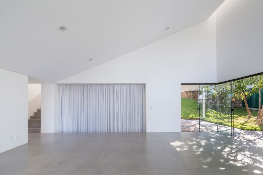Cora House by Bloco Arquitetos