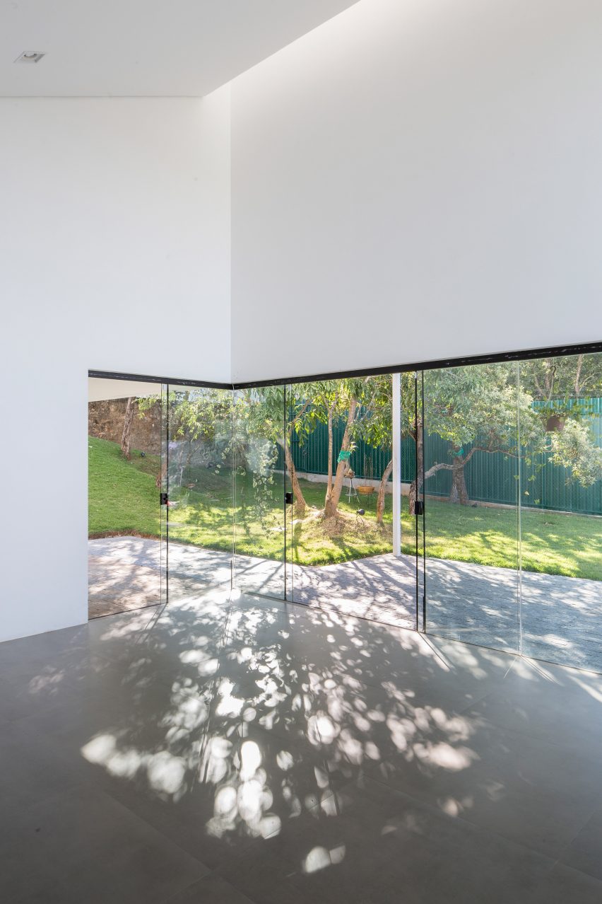 Cora House by Bloco Arquitetos