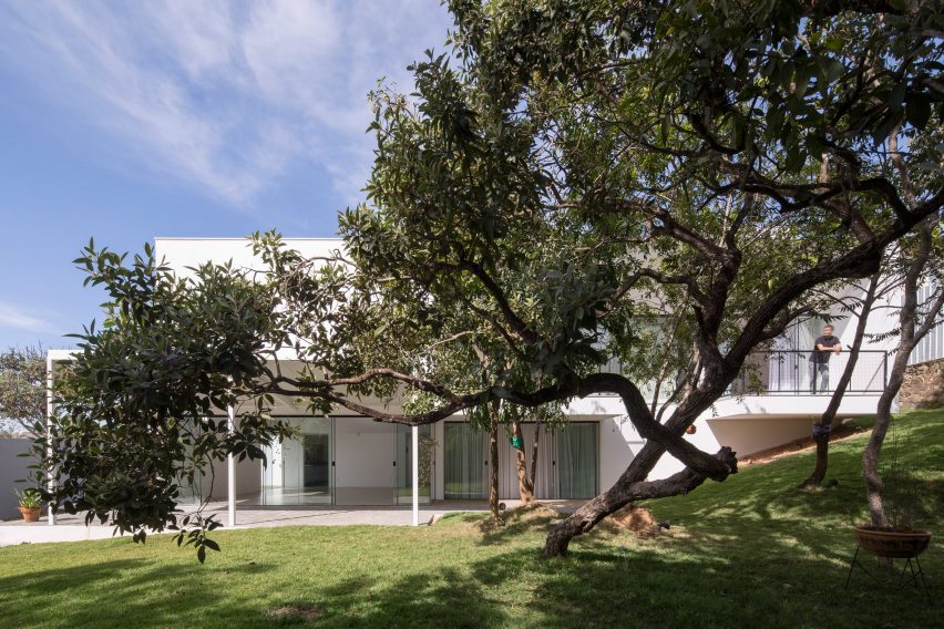 Cora House by Bloco Arquitetos