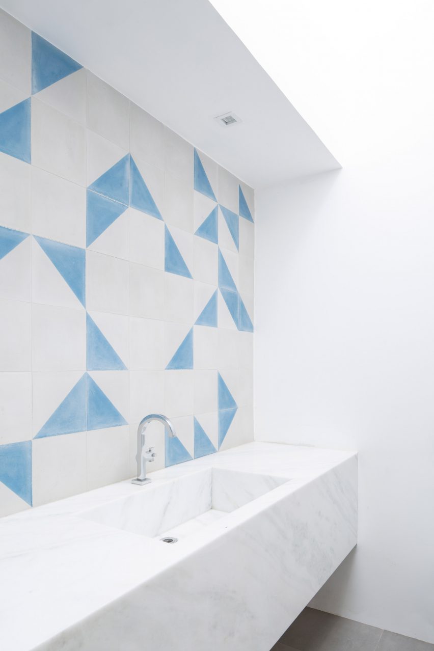 Cora House by Bloco Arquitetos