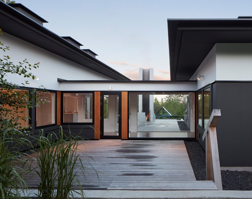 Deloia House by Salmela Architect