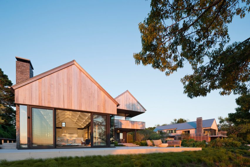 East Lake House by Robert Young Architects