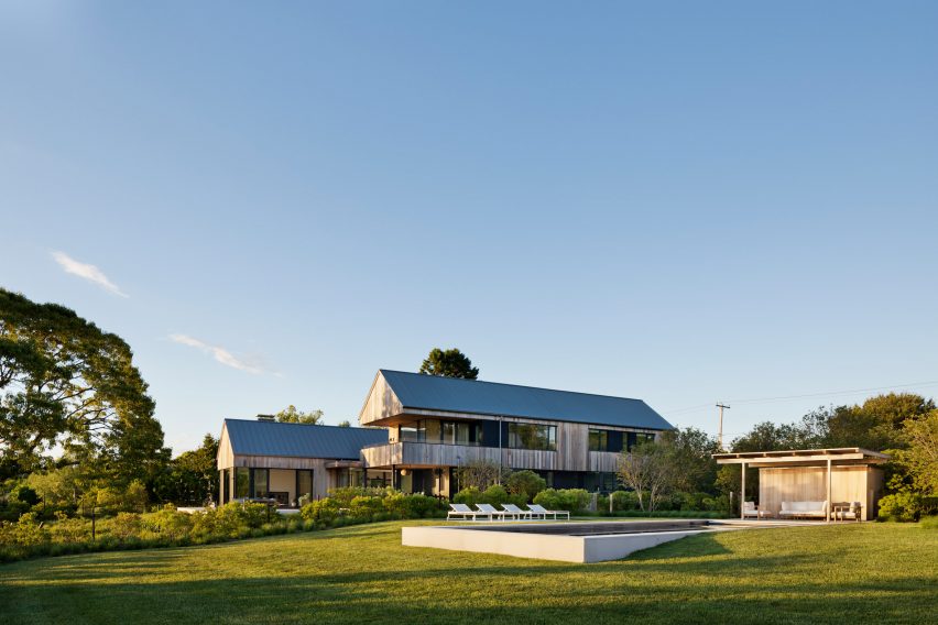 East Lake House by Robert Young Architects