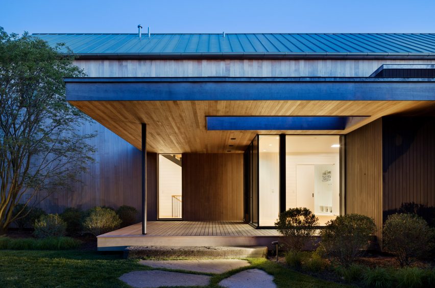 East Lake House by Robert Young Architects