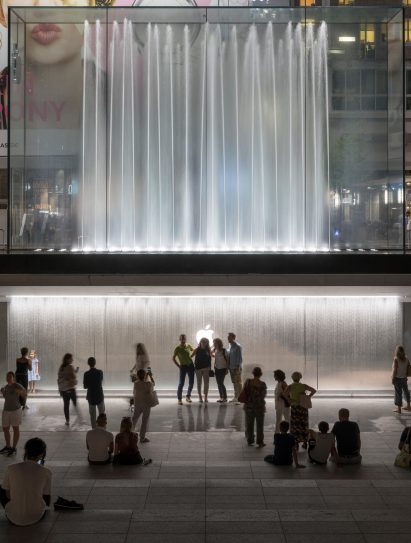 Foster + Partners Apple Store Milan. Photos by Nigel Young