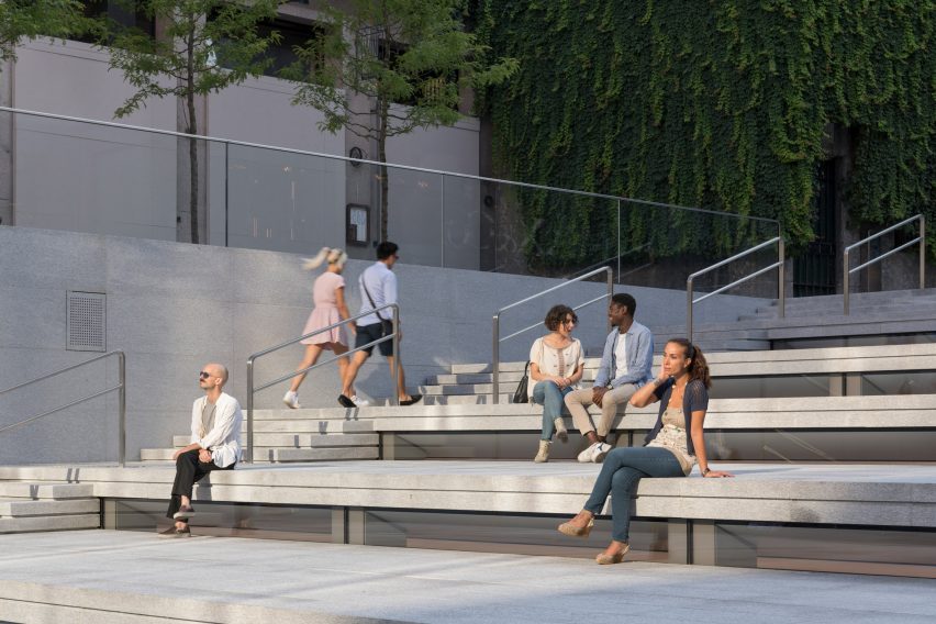 Foster + Partners Apple Store Milan. Photos by Nigel Young
