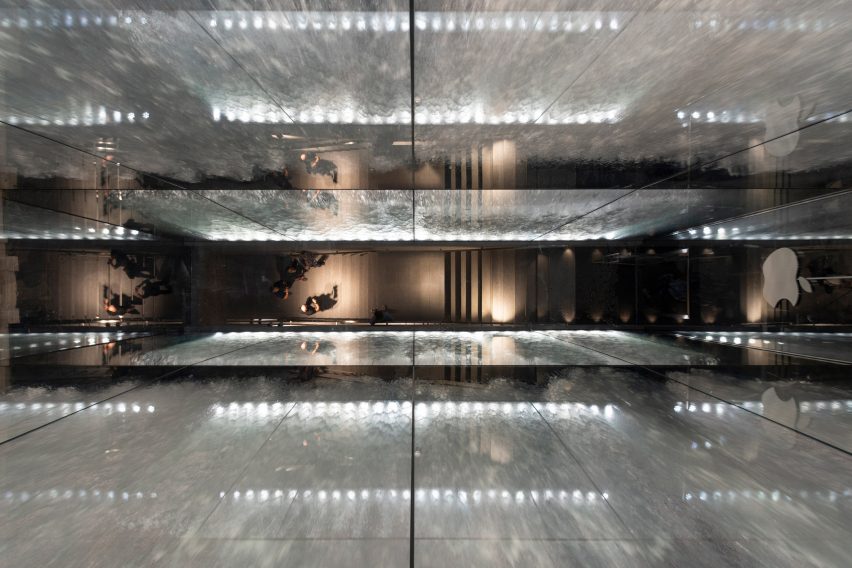 Foster + Partners Apple Store Milan. Photos by Nigel Young