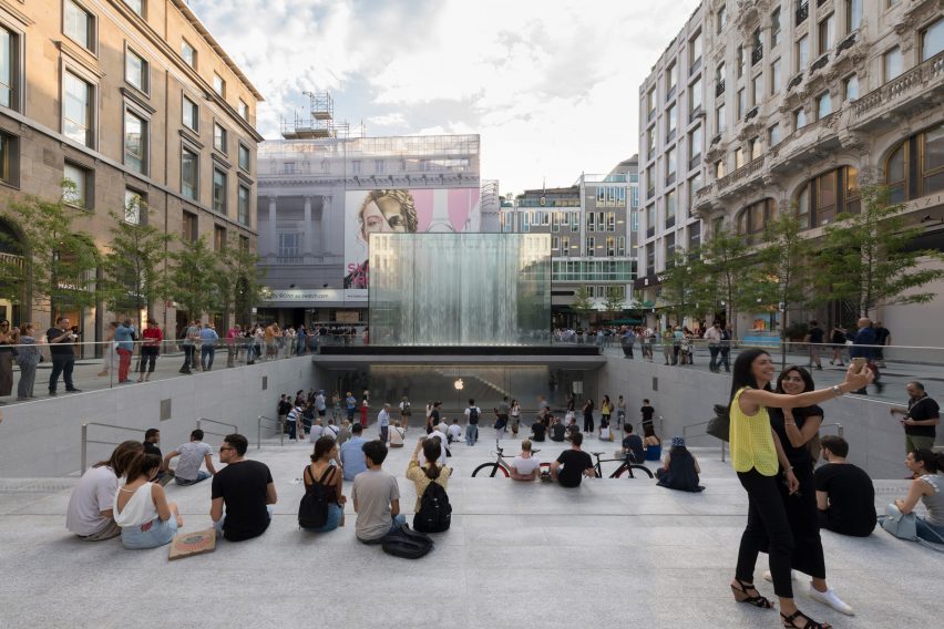 Foster + Partners Apple Store Milan. Photos by Nigel Young