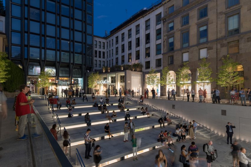Foster + Partners Apple Store Milan. Photos by Nigel Young
