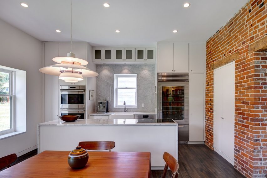 Foster Road Retreat by Neumann Monson Architects