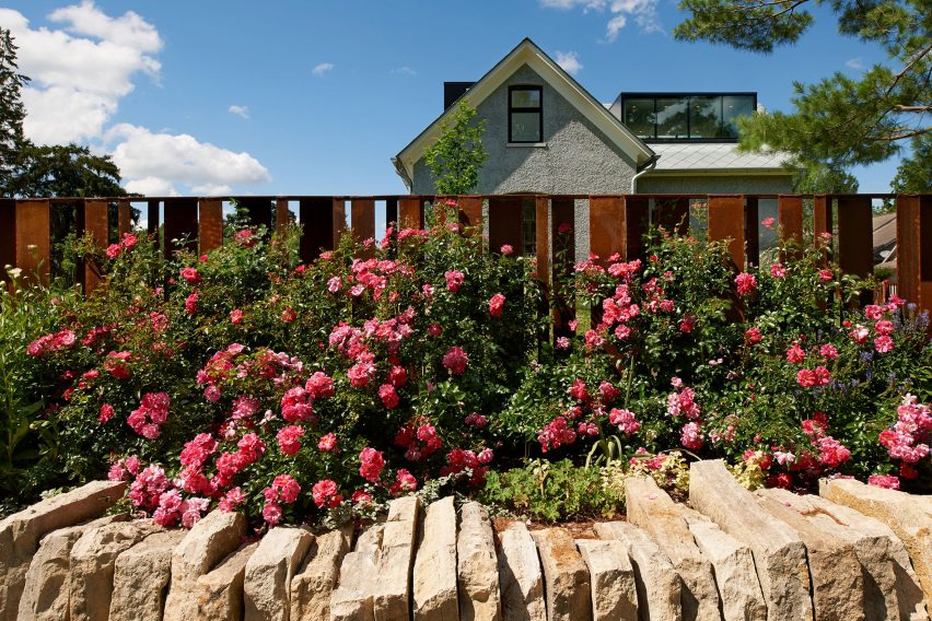 Foster Road Retreat by Neumann Monson Architects