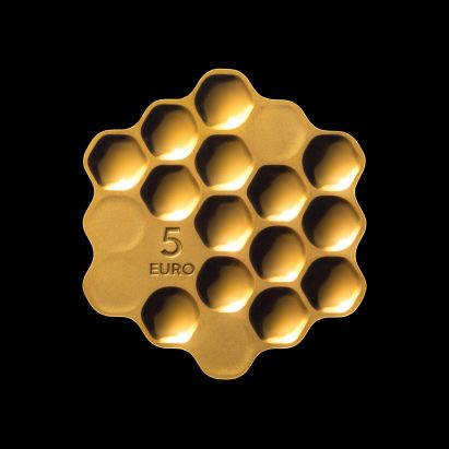 Arthur Analts pays tribute to Latvia with honeycomb coin design