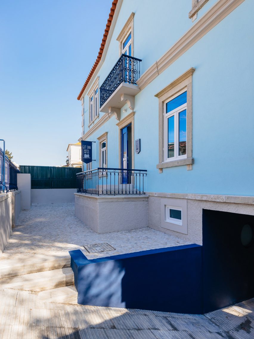 Hostel in Parede by Aurora Arquitectos