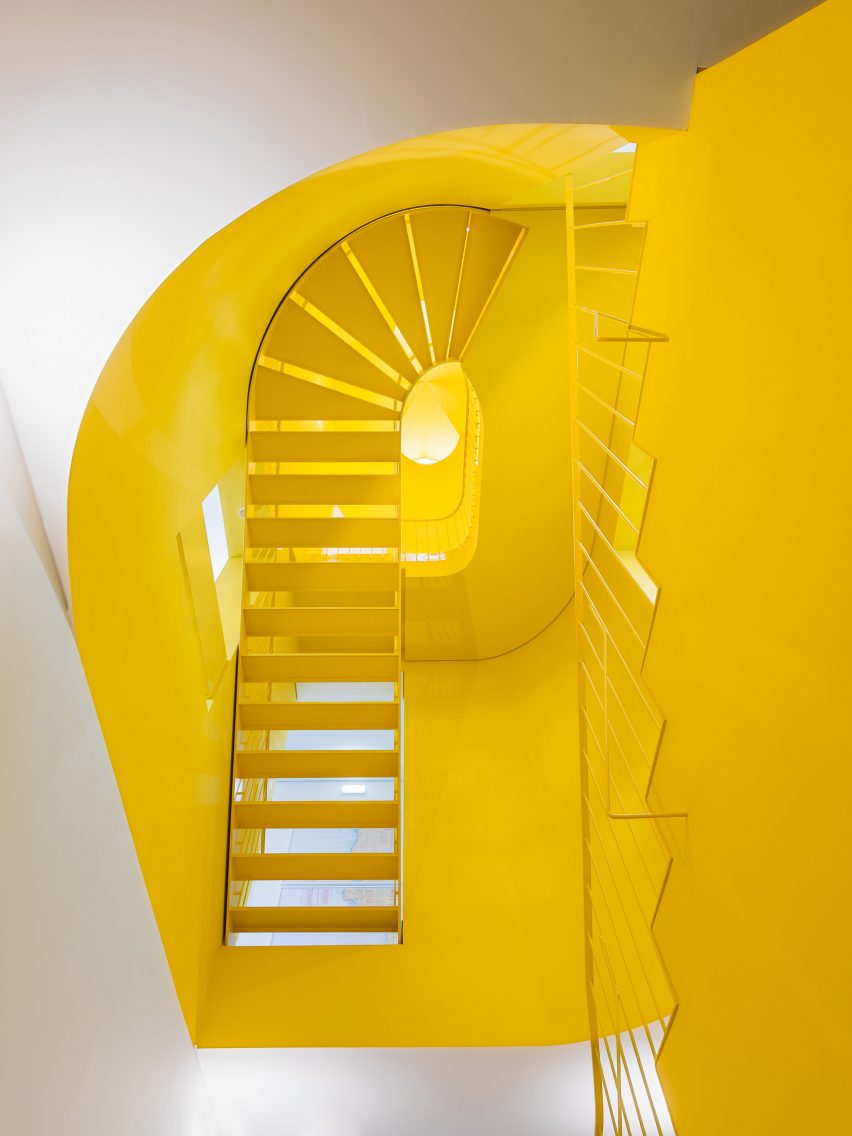 Hostel in Parede by Aurora Arquitectos