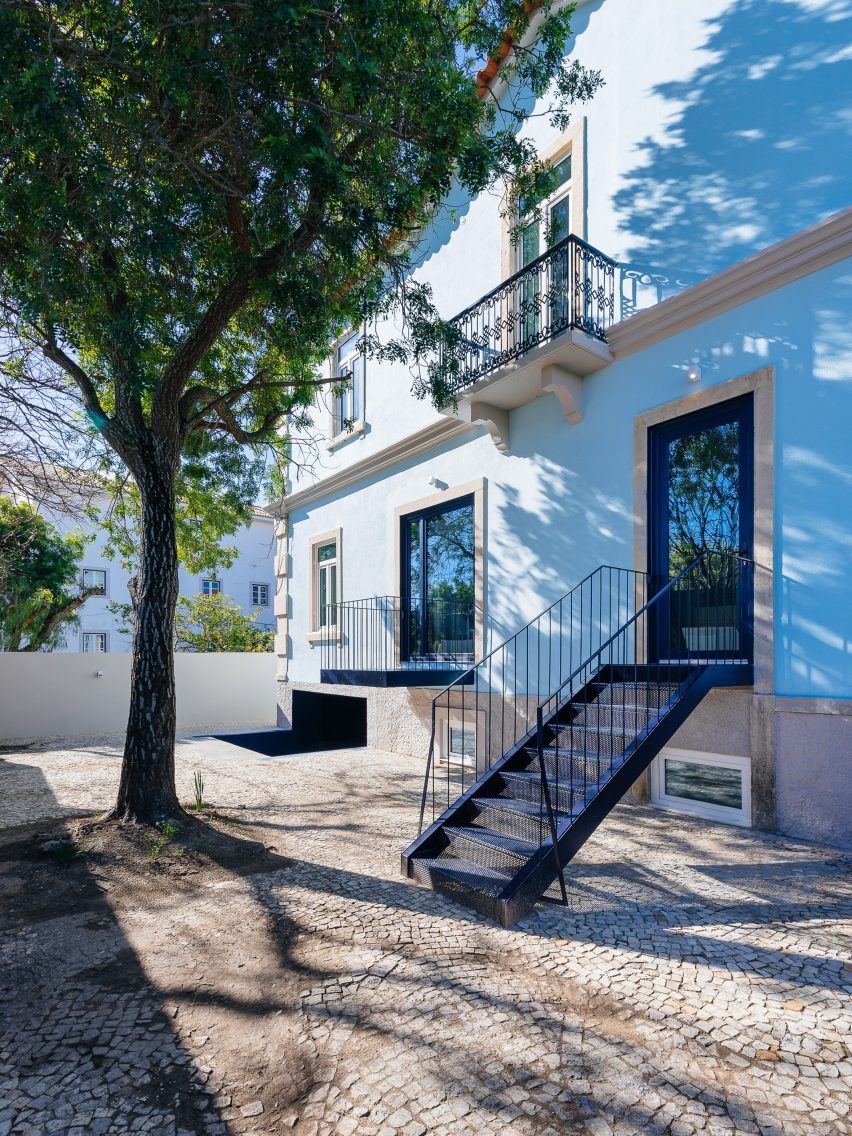 Hostel in Parede by Aurora Arquitectos