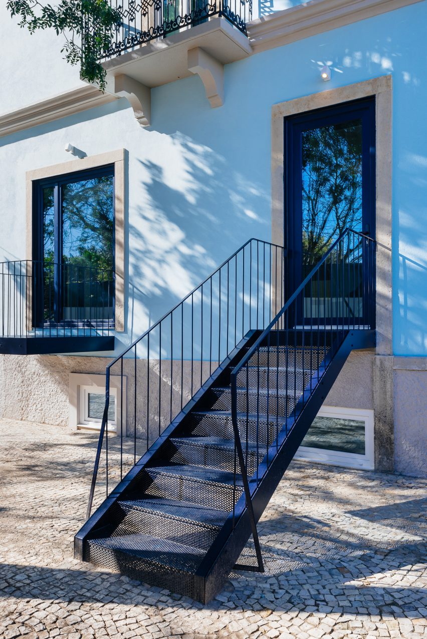Hostel in Parede by Aurora Arquitectos