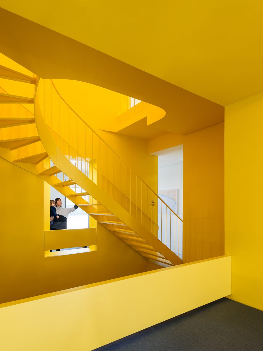 Hostel in Parede by Aurora Arquitectos
